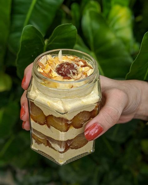 Gulab jamun thandai mousse jar Thandai Mousse, Cups Recipes, Jar Cake, Easy Indian Dessert, Cafe Recipes, Dessert Cups Recipes, Cake In A Jar, Indian Dessert, Gulab Jamun