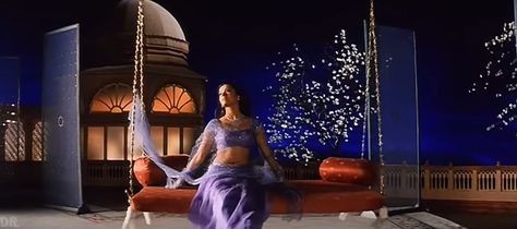 Ash in Hum Dil De Chuke Sanam song:Chand Chupa Badal Mein Chand Chupa Badal Mein Dress, Y2k Inspo, Vsco Filter Instagram, Purple Lehenga, Fashion Infographic, Vintage Bollywood, Indian Aesthetic, Instagram Filter, Indian Fashion Dresses