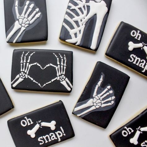 Hochy Cookies | Liz Hochhalter on Instagram: “Thumbs up!” Cookie Inspiration, Sugar Cookies Decorated, X Ray, Louis Vuitton Twist Bag, Trending Memes, Cookie Decorating, Artist Inspiration, Thumbs Up, The Magic