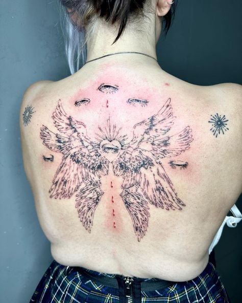 @inchiostrocuore Milan, Italy Angel Back Tattoo, Seraphim Angel, Seraph Angel, Angel Tattoo, April 16, Body Modifications, Piercing Tattoo, Illustration Artists, Milan Italy