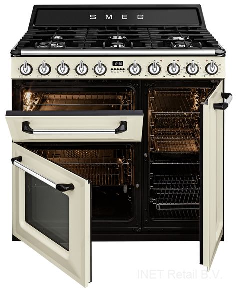 Smeg Victoria Range Cooker. Wow!! Smeg Victoria, Freestanding Oven, Modern Country Kitchens, Kitchen Cooker, Vintage Stoves, Modern Country Style, Range Cooker, Kitchen Stove, Modern Country