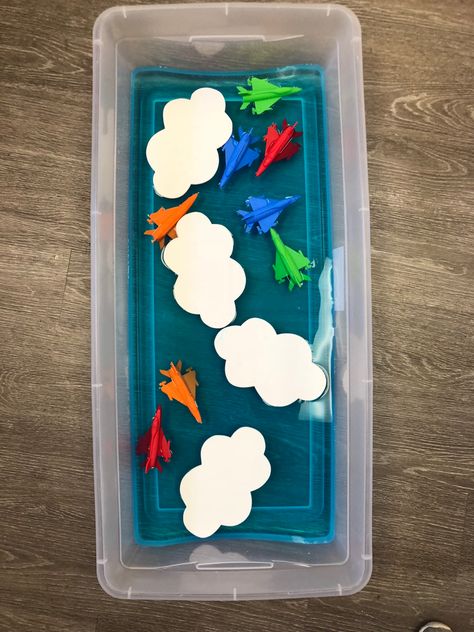 Airplane sensory activity #preschool #sensorybin Airplane Fine Motor Activities, Airplane Sensory Bin, Airplane Activities For Preschoolers, Sensory Activity Preschool, Sunshine Room, Road Trip Theme, Airplane Activities, Activity Preschool, Sensory Activity