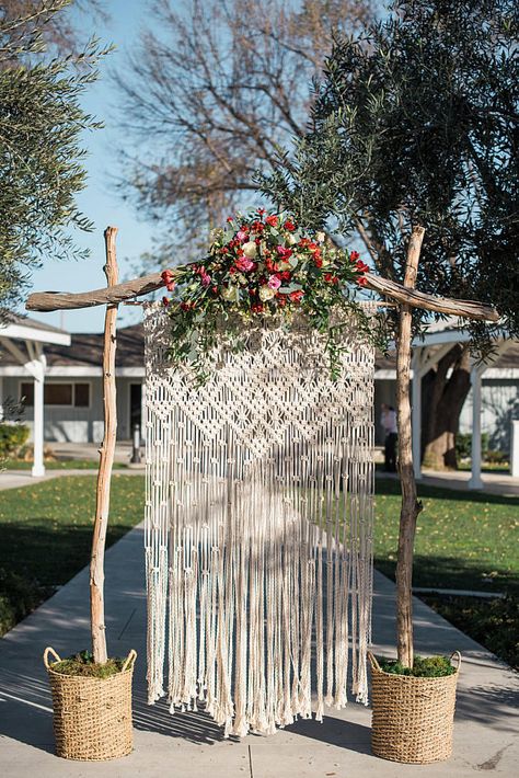 Pola Macrame, Macrame Wedding Backdrop, Rustic Style Wedding, Macrame Backdrop, Macrame Wedding, Boho Chic Wedding, Wedding Boho, Ceremony Backdrop, Outdoor Wedding Ceremony