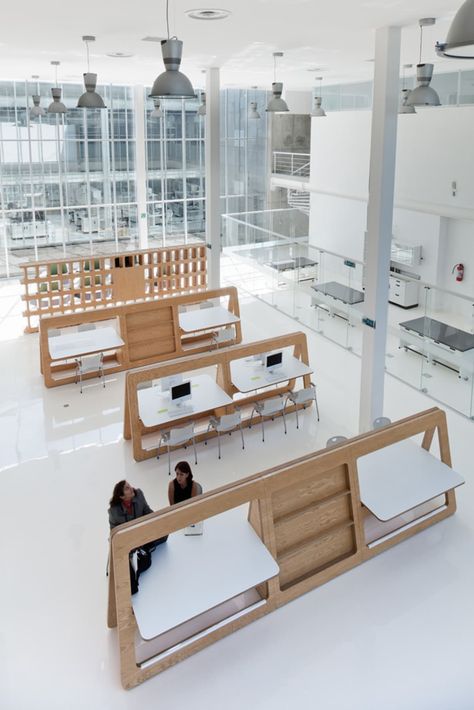 Ten Arquitectos, Rafael Gamo Fassi · National Laboratory of Genomics for Biodiversity Open Office, Cool Office, Workplace Design, Office Workspace, Library Design, Learning Spaces, Office Inspiration, Smart Design, Office Interior Design