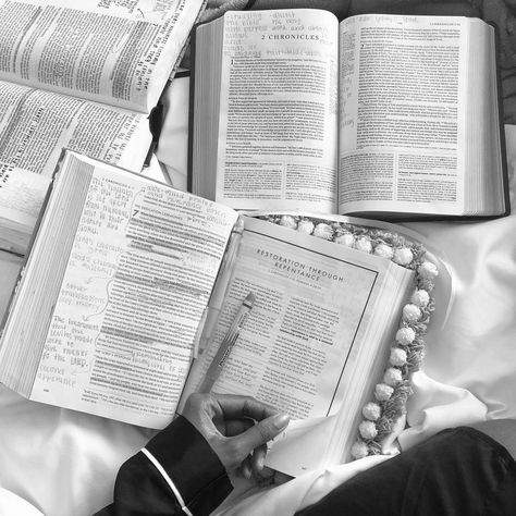 the word & sierra ☼ on Instagram: “There is no one size fits all when it comes to studying our bibles. For the longest time, I held a strong desire to expand my knowledge…” Aesthetic Bible, Cant Have You, Motivational Books, Love Others, Quiet Time, To Study, One Set, God Is Good, Word Of God