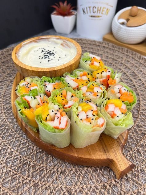 Salad Roll Bowl, Kani Roll Recipe, Kani Recipes, Kami Salad, Dish Plating Ideas, Kani Salad Recipe Easy, Mango Kani Salad, Shawarma Burger, Vietnam Roll