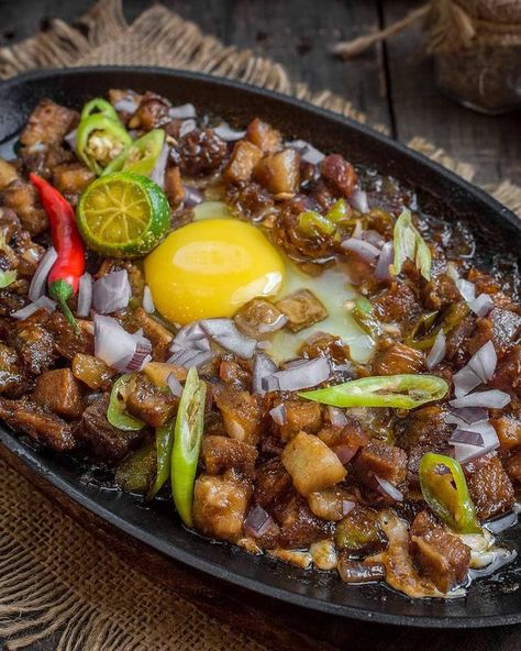 𝗪𝗵𝗮𝘁 𝗧𝗼 𝗘𝗮𝘁 𝗣𝗛 on Instagram: “What's for dinner? Pwede na ba ang Crisy Pork Sisig with egg? We can't wait to have this Crispy Pork Sisig by @monalisakitchen.ph again!…” Pork Sisig, Crispy Pork, What's For Dinner, What To Eat, Egg, Meat, Canning, Ethnic Recipes, On Instagram