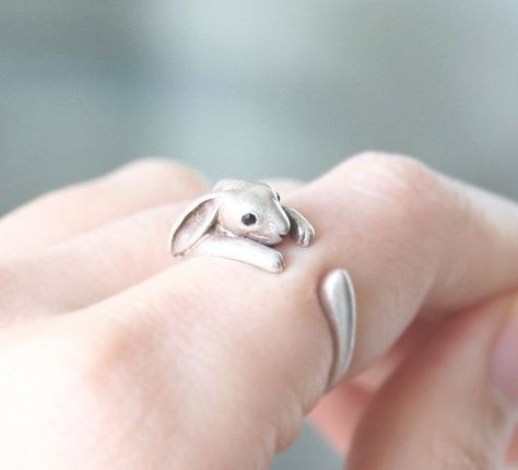 I: Rabbit Ring Bunny Ring Adjustable Ring Everyday by petitformal, $9.00 Bunny Ring, Rabbit Ring, Smaragd Ring, Weird Jewelry, Ring Everyday, Florida Fashion, Everyday Ring, Animal Rings, Everyday Rings