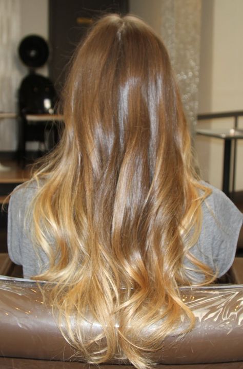 Rambut Brunette, Golden Blonde Highlights, Honey Brown Hair, Golden Highlights, Honey Blonde Hair, Blonde Hair Inspiration, Honey Hair, Brown Blonde Hair, Long Blonde