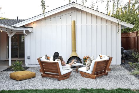 modern space with a retro-inspired chiminea Online Landscape Design, How To Build A Fire Pit, To Build A Fire, Conversation Area, Sloped Yard, Outdoor Seating Area, Hillside Landscaping, Front Yard Fence, Fire Pit Area