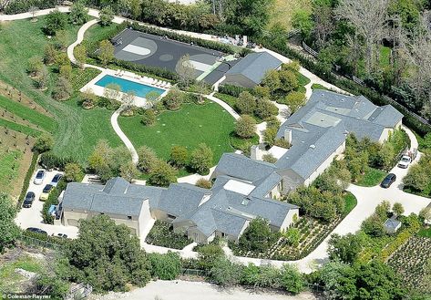 Kardashains' real estate: Aerial photos reveal Kim, Kourtney, Khloe, Kylie and Kris' LA mansions Kim And Kanye House, Kardashian Houses, Kim K House, Kim Kardashian House, Kardashian Cars, Kim Kardashian Home, Kardashian House, Kim House, Calabasas Homes