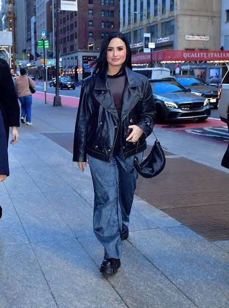 Demi Lovato 2024, Demi Lovato Street Style, Nobu Restaurant, Demi Lovato Style, Tomboy Femme, Bae Watch, New York City Photos, Bianca Balti, Paparazzi Photos