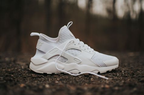 Nike Air Huarache Ultra, White Huaraches, Tiffany Blue Nikes, Nike Gear, Sneaker Magazine, Huarache Run, Summer Sneakers, Nike Free Shoes, Nike Air Huarache