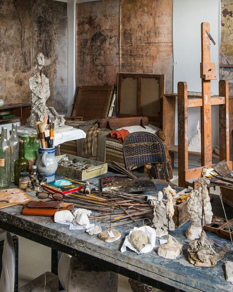 5 ateliers d’artiste à visiter à Paris | AD Magazine Atelier Aesthetic, Musée Gustave Moreau, Paris Atelier, Messy Art, Paris Guide, Artistic Space, Alberto Giacometti, Artist Aesthetic, Spanish Artists