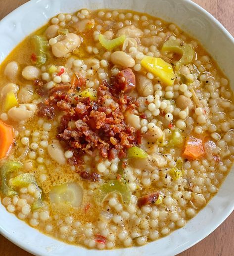 Soup With Pancetta, Pancetta Pasta, Weekend Lunch, Favorite Soups, K Food, Work Meals, Vegetarian Meal, White Bean Soup, White Bean