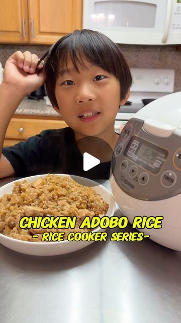 Easy Peasy Jordan on Instagram: "Chicken Adobo Rice ✨ rice cooker series ✨ We’ve been wanting to make this one for a while so when we saw @thetastebud make it, we jumped onboard 😋 He made his with Jollibee fried chicken which looked so good!   What you need: 2 cups rice+ regular amount of water minus 1/2 cup  1 lb Chicken 1/2 Onion  1/2 cup light soy sauce 1/4 cup vinegar 1.5 tbsp sugar 5-6 cloves garlic 3-4 bay leaves  Salt and pepper   ENJOY!!  #ricecookerseries #chickenadobo #easypeasyjordan" Rice Cooker Chicken And Rice, Jollibee Fried Chicken, Adobo Rice, Salt And Pepper Recipes, Garlic Rice Recipes, Sandwich Inspiration, Grilled Chicken Sandwich Recipes, Enchilada Rice, Small Rice Cooker