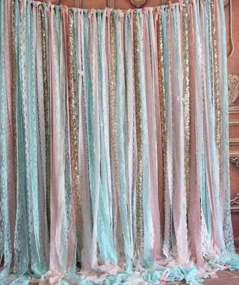 Photobooth Backdrop Wedding, Wedding Ceremony Stage, Backdrop Wedding Ceremony, Party Curtain Backdrop, Backdrop Garland, Diy Fotokabine, Party Curtain, Photobooth Backdrop, Curtain Backdrop