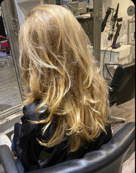 Haircuts To Volumize Hair, Blonde Highlights On Blonde Hair Honey, Midlength Haircuts Layers, Hair With Volume And Layers, Long Hair With A Lot Of Layers And Curtain Bangs, Layers Hair With Highlights, Golden Blonde Hair With Layers, Blonde Medium Hair With Layers, Part Line Foils