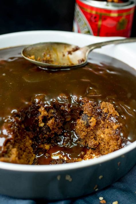 Sticky Toffee Pudding Cake, Sticky Pudding, Ginger Chocolate, Sticky Date Pudding, Date Pudding, Figgy Pudding, British Desserts, Homemade Custard, Toffee Pudding