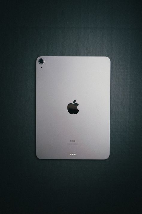 apple ipad air, apple ipad, apple ipad aesthetic, apple ipad space grey, apple ipad design, apple ipad image Silver Ipad, Ipad Picture, Ipad Photo, Birthday Wishlist, Ipad, Tablet, Collage, Iphone, Grey