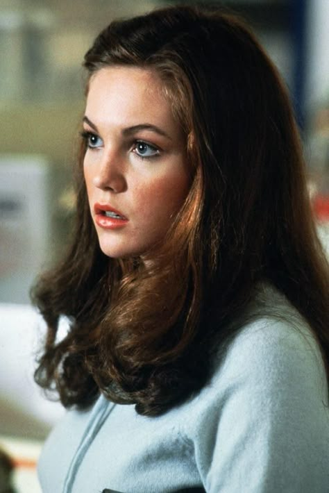 18 yo Diane Lane as Cherry Valance (1983) Diane Lane Now, Diane Lane Daughter, Diane Lane Movies, Young Diane Lane, Diane Lane Unfaithful, Diane Lane Actress, Dallas Winston, The Outsiders 1983, Matt Dillon