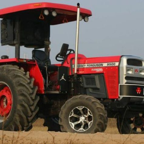 Massey Ferguson 9500 4WD comes with 58 HP Engine, 8 Forward + 8 Reverse Gears, 2050 Kg of Lifting capacity. Click here to know more ➡️ https://khetigaadi.com/new-tractor-model/massey-ferguson-9500-4wd/en #MasseyFerguson #KhetiGaadi #OnRoadPrice Tractor Modified, Massey Tractor, Ferguson Tractor, New Tractor, Anime Backgrounds, Vintage Tractors, Reverse Gear, Cool Anime Backgrounds, Massey Ferguson