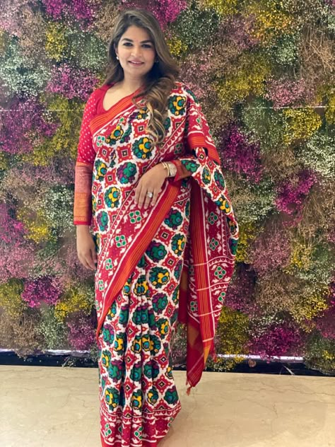 Double Ikkat Patola Saree, Patola Saree Blouses Designs, Patola Blouse Designs Latest, Green Saree Blouse Designs, Patan Patola Saree Blouse, Patola Saree Blouse Designs Latest, Patola Blouse, Patan Patola Saree, Sari Designs