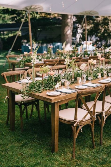 Fall wedding ideas and decorations! #weddings #weddingdecor #fallwedding #weddingideas Wedding Table Planner, Alfresco Wedding, Outdoor Brunch, Rustic Wedding Table Decor, Rustic Wedding Table, Events Design, Montana Wedding, Outdoor Wedding Reception, Boho Chic Wedding