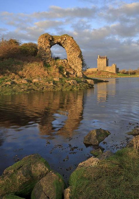 Dunguaire Castle, Kinvara, Co. Galway, Ireland.ڿڰۣ ✿ ڿڰۣ Kinvara Ireland, Dunguaire Castle, Irish Photography, Irish Landscapes, Irish Castles, Ireland Landscape, Galway Ireland, Image Nature, Visit Ireland