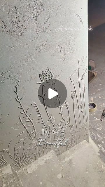 Pop Work On Wall, Wall Pop Designs, Pop Wall Design, Stairs Feature Wall, Diy Wall Painting Techniques, Wall Stencil Ideas, Pop Painting, Painting Interior Design, Wall Stencil Designs