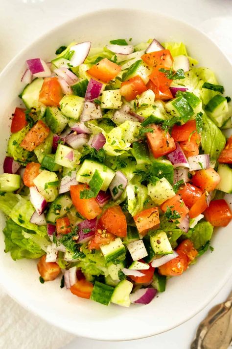 Easy Arabic Salad سلطة Arabic Salad, Shish Tawook, Middle Eastern Salads, Salad Menu, Fattoush Salad, Lentils And Rice, Middle Eastern Dishes, Moon Wallpaper, Colorful Vegetables