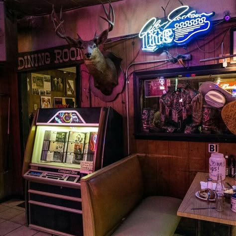 Desert Town Aesthetic, Country Bar Aesthetic, California Gothic, Midwest Core, Dani California, Slasher Summer, American Bar, Americana Aesthetic, Supernatural Aesthetic