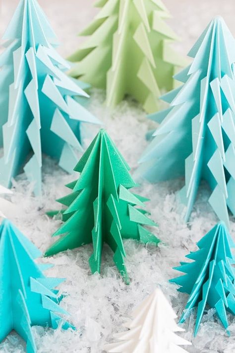 Austin Christmas, Origami Christmas Tree Card, Diy Origami Home Decor, Paper Christmas Trees, Origami Tree, Origami Christmas Ornament, Origami Home Decor, Diy Paper Christmas Tree, Creative Christmas Crafts