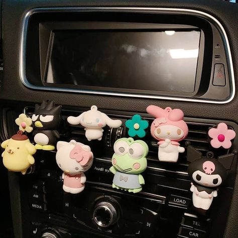 Pastel Car Decor, Driving Manifestation, Sanrio Car Accessories, Kuromi Car, Sanrio Car, Kawaii Melody, Hello Kitty Car Accessories, Pink Car Accessories, Hello Kitty Car