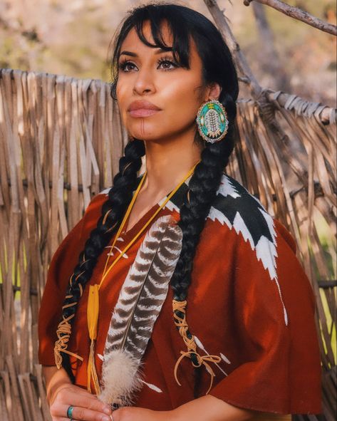 Brown Skin Girl, Native American Dance, American Indian Girl, No Future, Native American Pictures, Native American Photos, Extraordinary Women, Native American Peoples, Indigenous Culture