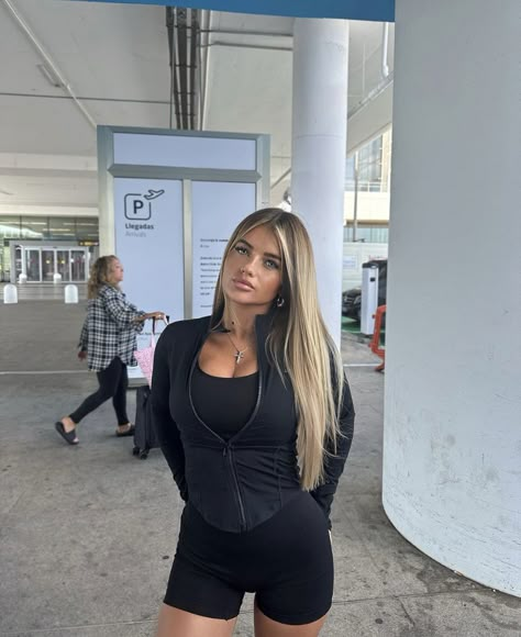 Mia Woodhall, Essex Girls, Chav Outfits, Miami Girls, Gymwear Outfits, Causual Outfits, Simple Trendy Outfits, Cute Everyday Outfits, Basic Outfits