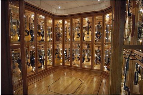 Guitar Closet, Guitar Furniture, Guitar Decor, Guitar Display Case, Beautiful Instruments, Guitar Studio, Guitar Storage, Home Music Rooms, Guitar Display