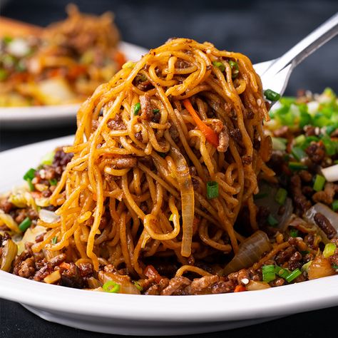 Hoisin Beef Noodles – Marion's Kitchen Hoisin Beef Noodles, Hoisin Beef, Chinese Kool, Marion's Kitchen, Beef Noodles, Minced Meat, Beef And Noodles, Stir Fries, Hoisin Sauce