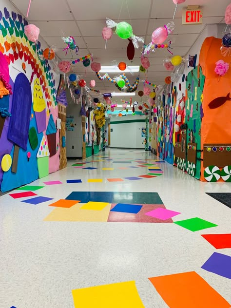 Scholastic book fair hallway decorations School Assembly Decorations, Candyland Theme Pep Rally, Neon Hallway Ideas School, School Events Decoration Ideas, Decorated Hallways School, Summer Hallway Decorations, Hoco Hallway Ideas, School Hallway Themes Ideas, Candyland Themed Hallway