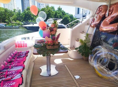 Yatch Party Decor Ideas, Yatch Decor Birthday, Birthday Boat Decorations, Yacht Party Decorations Birthday, Yacht Birthday Party Ideas Decoration, Yatch Boat Birthday Party, Boat Day Birthday Party, Boat Party Decorations Birthday, Yacht Bday Party