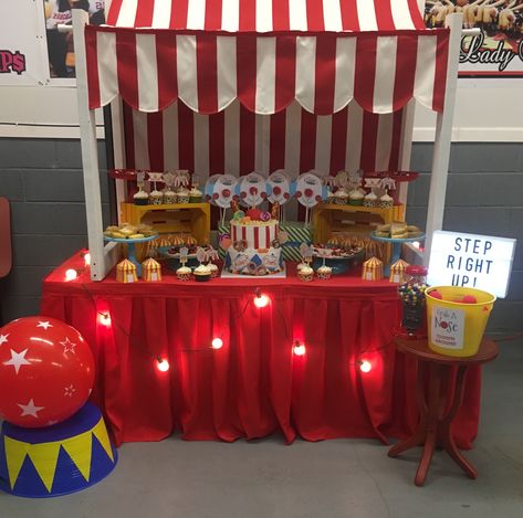 Retro Circus, Fall Carnival, Circus Theme Party, Party Dessert Table, Auction Ideas, Carnival Theme, Prom 2024, Party Table Settings, Festival 2022