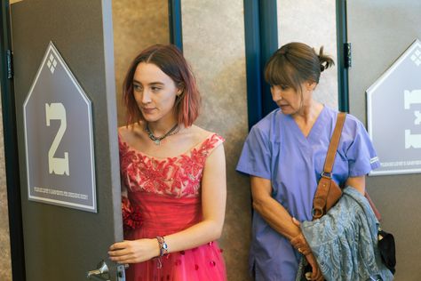 Lady Bird Greta Gerwig, Top Film, See Movie, Op Shop, Oscar Party, Lady Bird, Meryl Streep, Christmas Mom, Coming Of Age