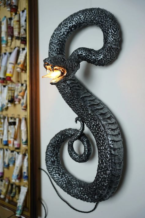 Art Light, Unique Mirror Pair of Serpent Wall Sconce Decoration, Symmetrical Slytherin Snake Lamp Wall Decor, Magical Wizard Interior Gift - Etsy France Snake Lamp, Slytherin Snake, Crazy House, Unique Mirrors, Light Art, Live Light, Night Light, Wall Sconces, Light Fixtures