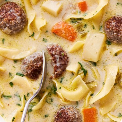 Swedish Meatball Soup, Best Winter Soups, Cheesesteak Soup, Soup Chowder, Shrimp And Sausage Gumbo, Meatball Soup Recipes, Beef Dinners, Sweet Pork, French Onion Soup Recipe