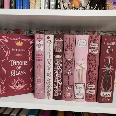 Our beautiful pink version of Throne of Glass is now available on our Etsy! Officially licensed with SJM and matching with our original pink ACOTAR dust jackets, we look forward to completing the set soon with a pink version of Crescent City 💖 🌸 🎀 #throneofglass #acotar #dustjackets #bookaesthetic #sjm #officiallylicensed #maasverse #bookshelves #fantasy #bookstagram #booktok Tog Series, Crescent City, Throne Of Glass, Reading Journal, Sarah J, The Heirs, Dust Jacket, Book Aesthetic, Book Covers