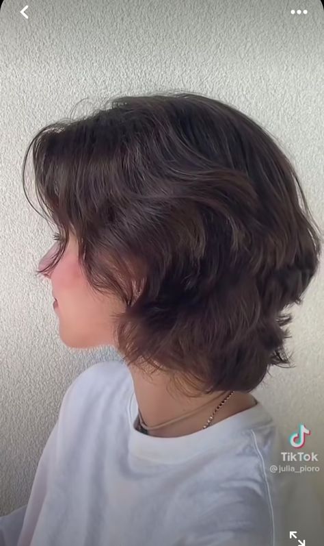 Chin Length Fluffy Hair, Heavily Layered Bob, Really Short Hair With Layers, Short Wavy Haircuts Pixie, Natural Short Wavy Hair, Short Thick Hair Round Face, Short Buterfluffy Haircut, Short Wavy Hairstyles For Women Round Face, Medium Short Length Haircut With Layers