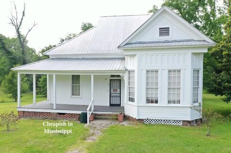 Front Door With Transom, Door With Transom, Porch Front Door, Gulfport Mississippi, Wrap Around Porch, Green Space, Metal Roof, Virtual Tour, Exterior Paint