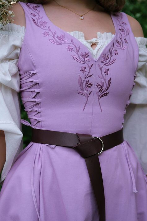 Ireland Wardrobe, Cosplay Embroidery, Panel Dress Pattern, Embroidery Corset, Adjustable Clothing, Lavender Embroidery, Renn Faire, Looking To The Side, Ren Faire Outfits