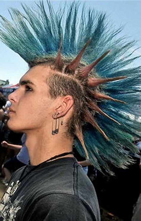 Punk Hairstyles For Long Hair, Blue Mohawk, Punk Mohawk, Mohawk For Men, Mohawk Hairstyle, Punk Hairstyles, Hairstyle Drawing, Punk Rock Hair, Punk Fashion Diy