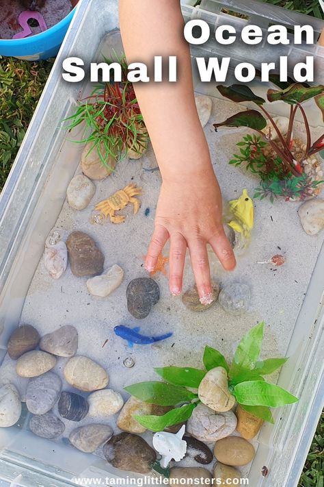 Ocean Small World and Sensory Bin for Kids. A fun and easy sensory activity for toddlers and preschoolers. Pefrcet for summer or a under the sea lesson plan. #summer #sensory #toddler #preschool Aquarium Sensory Bin, Sea Animal Sensory Bin, Water Sensory Activities, Under The Sea Sensory Bin, Sensory Activities For Kids, Summer Sensory, Animals Preschool, Toddler Sensory Bins, Kids Going To School